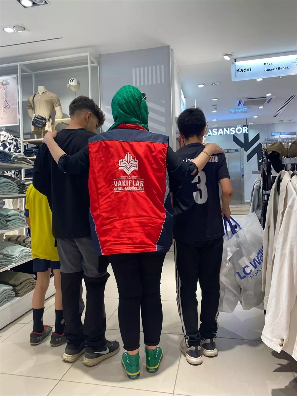 bitliste-2-bin-276-cocuga-giysi-yardimi-yapildi-u5KMAuj8.jpg