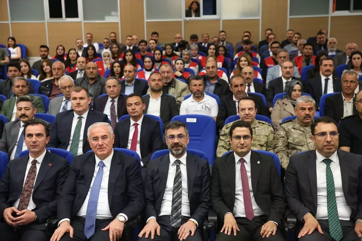 kamu-basdenetcisi-akarca-ombudsman-bitlislilerle-bulusuyor-programina-katildi-aciklamasi-fH3Vhrn4.jpg