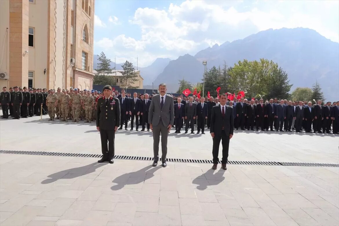 van-hakkari-bitlis-ve-musta-gaziler-gunu-kutlandi-Lc2a95CA.jpg